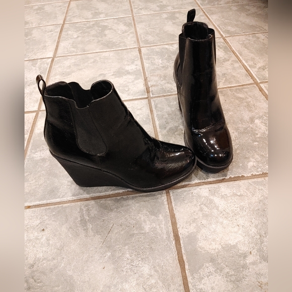 Shiny Black mark. booties, size 10 - Picture 8 of 8